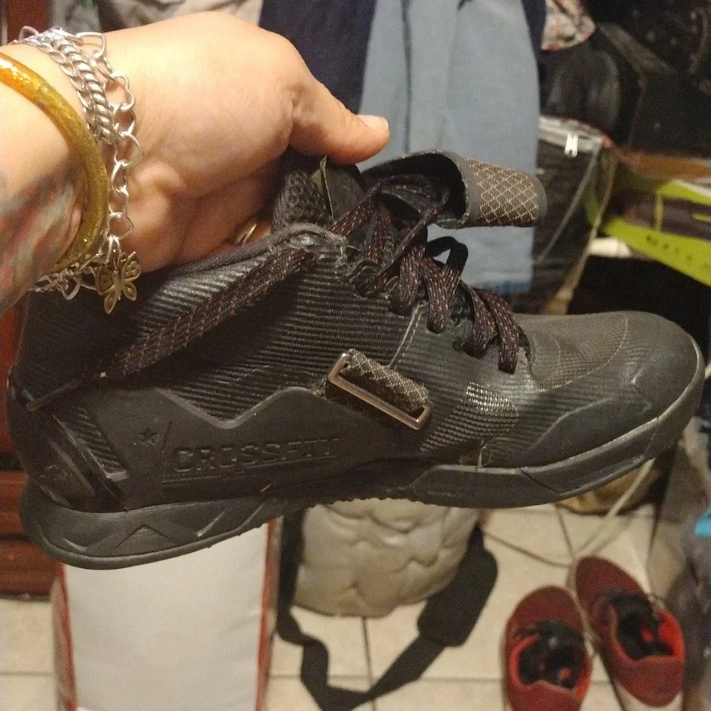 COPY - Reebok - Picture 3 of 4